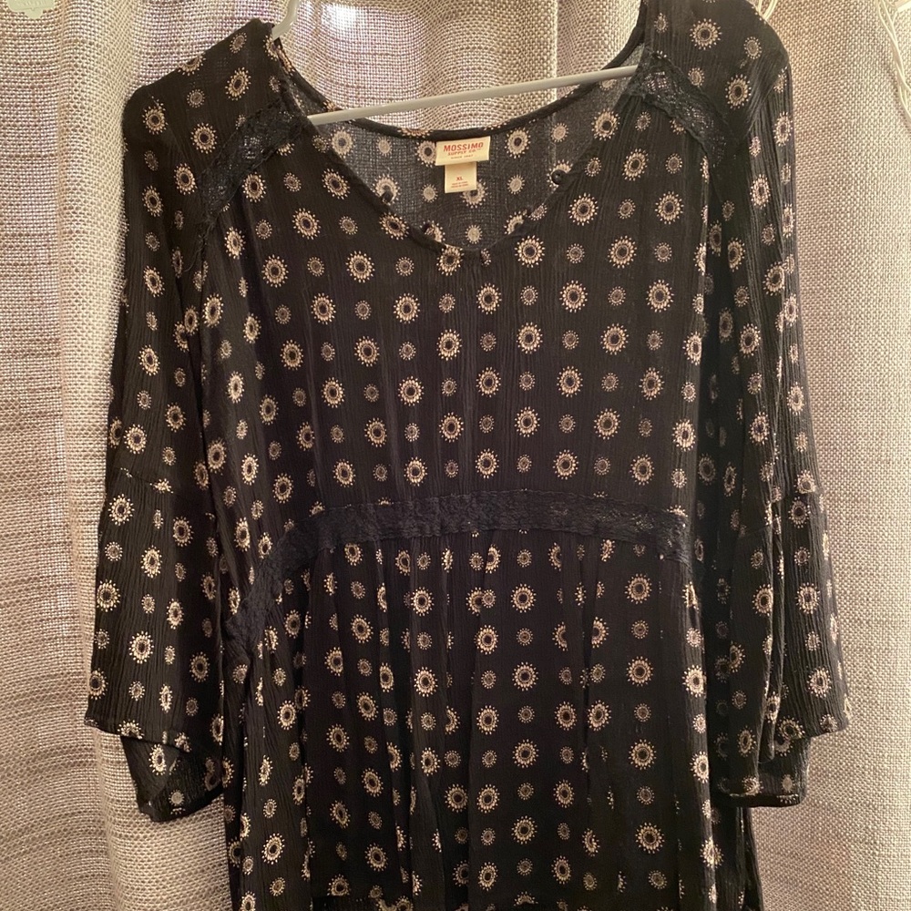 Black & L. Pink top